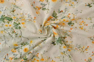 Bestickter Baumwollstoff mit Blumenwiese 