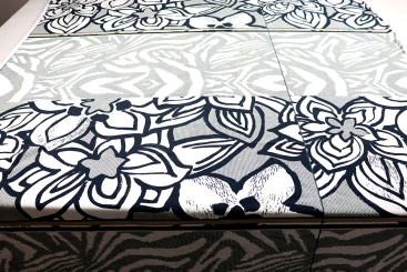 Paneljersey Deluxe - Flowers in Grey 