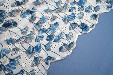 Bekleidungsstoff bestickt - Blauer Mohn 