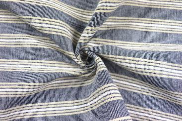 Baumwollstoff mit feinen Webstreifen 