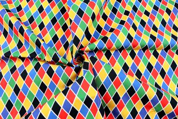 Baumwollstoff mit bunten Rauten 