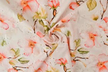 Bestickter Baumwollstoff mit Kirschblüten 