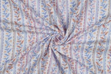 Musselin-Stoff mit Blütenranken 