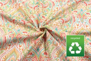 Recycelter Dekostoff mit bunten Ornamenten 