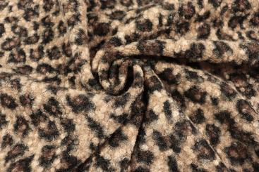 Bouclé mit Leomuster 