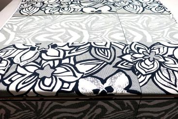 Paneljersey Deluxe - Flowers in Grey 