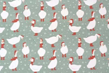 Baumwollstoff mit weihnachtlichen Gänsen 