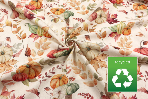 Recycelter Dekostoff mit Kürbissen 