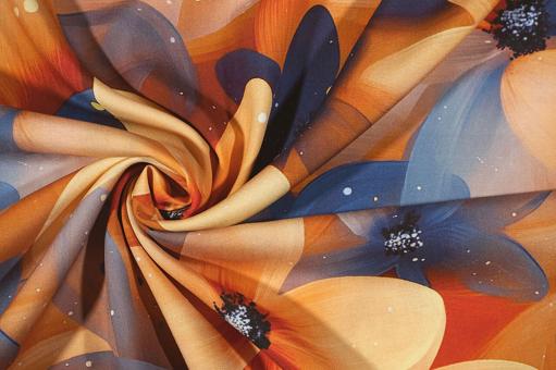 Viskosestoff mit traumhaften Blüten 