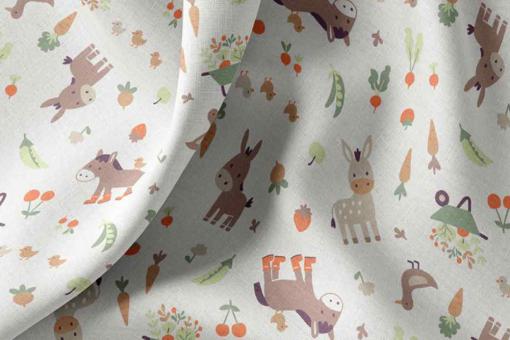 Baumwollstoff mit freundlichem Esel 