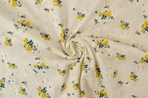 Bestickter Baumwollstoff mit feinen Blumen 