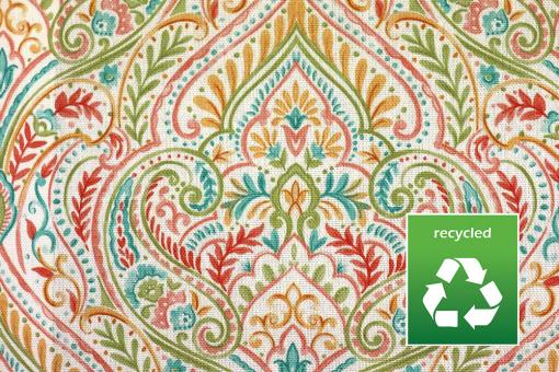 Recycelter Dekostoff mit bunten Ornamenten 