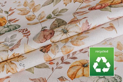 Recycelter Dekostoff mit Kürbissen 