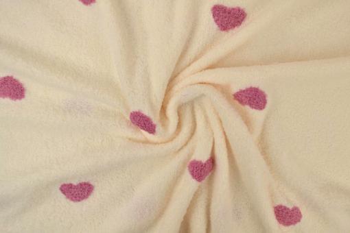 Bestickter Teddy-Stoff mit Herzen 