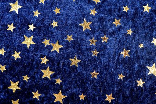 Pannesamt-Stoff mit goldenen Sternen - Nachtblau 