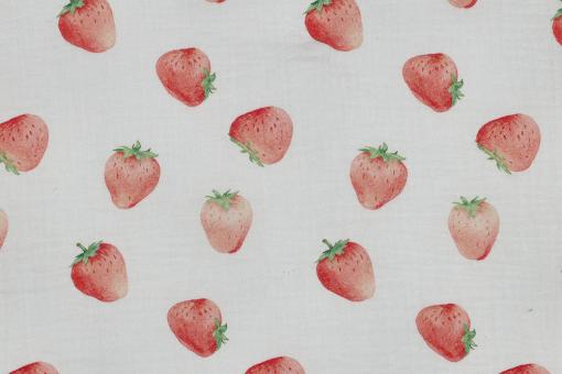 Musselin-Stoff mit süßen Erdbeeren 