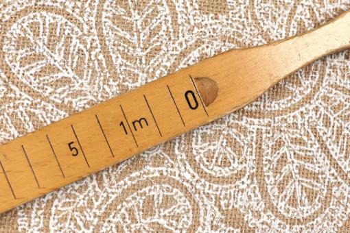 Beflockte Jute mit Spitzenmuster 