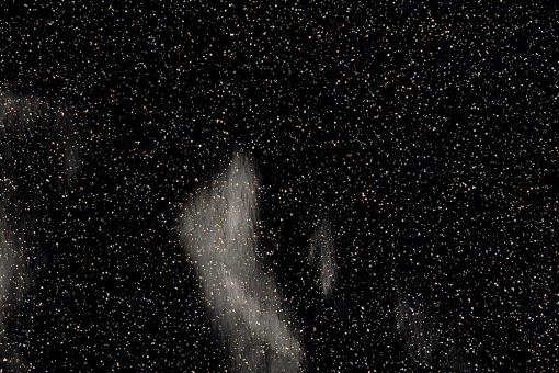 Lackstoff mit schwarzem Glitzer 