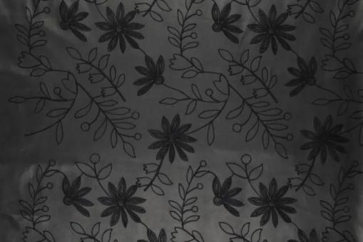 Besticktes Lederimitat mit Ranken 