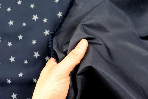 Outdoor-Bekleidungsstoff mit Sternen 