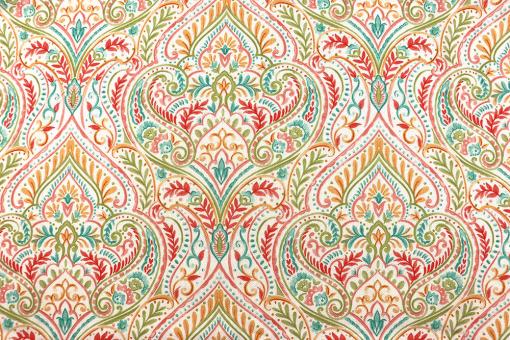 Recycelter Dekostoff mit bunten Ornamenten 