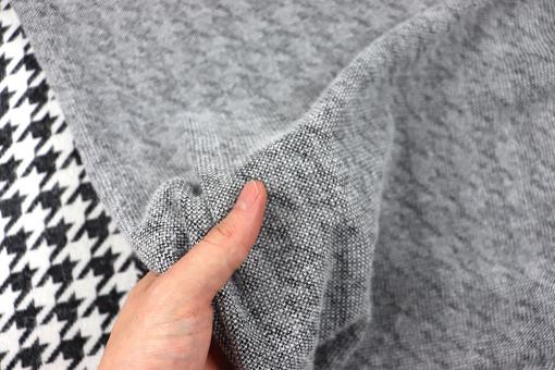 Strickstoff im Mohair-Style mit kleinen Hahnentritt 