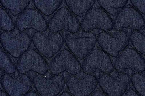 Gesteppter Jeansstoff mit Herzen 