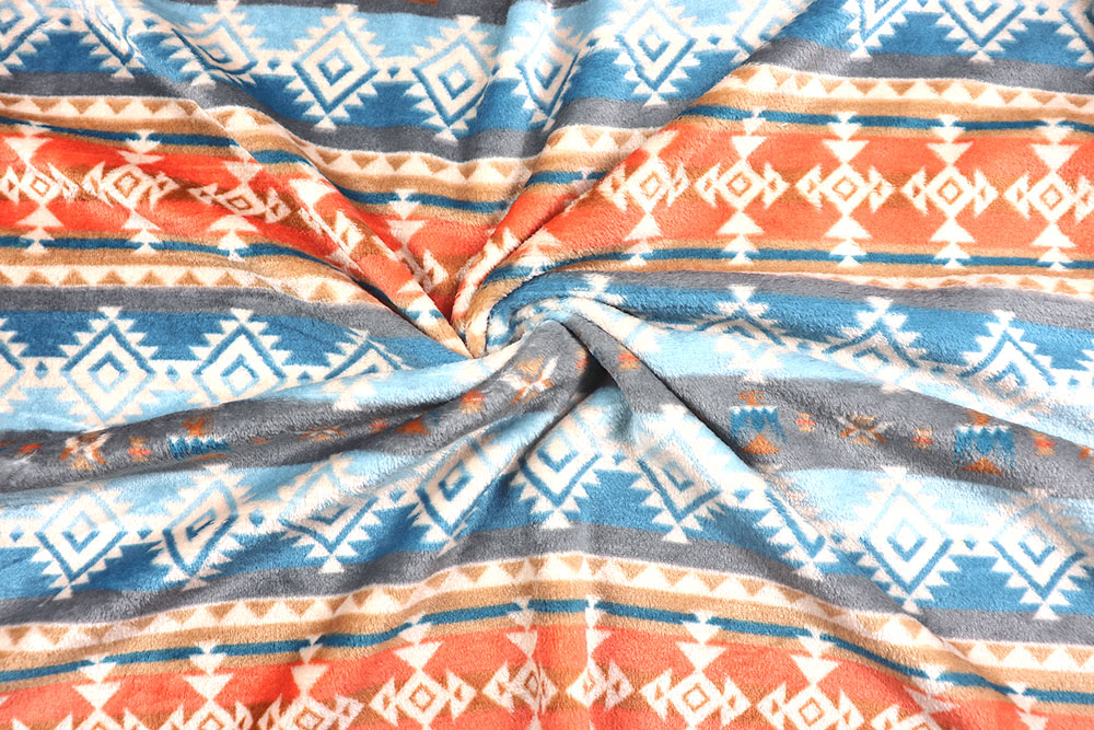 Wellness Fleece mit ethnischen Muster 